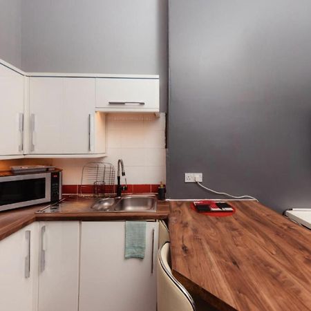 Warm Apartment By Holyrood Palace! Edinburgh Exterior photo