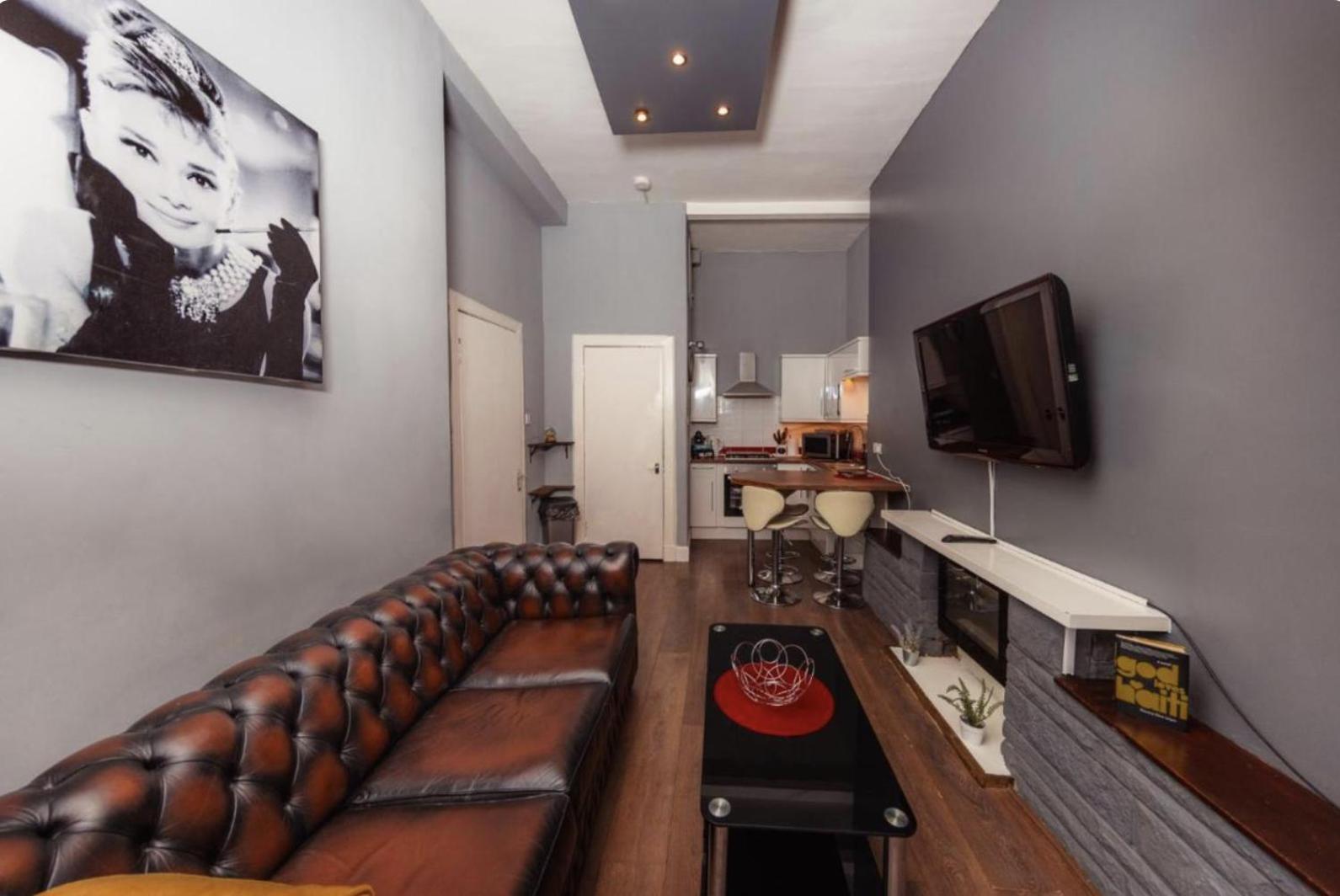 Warm Apartment By Holyrood Palace! Edinburgh Exterior photo